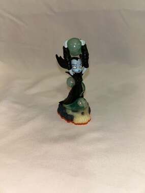 Skylanders Giants Hex Series 2 Undead Action Figure